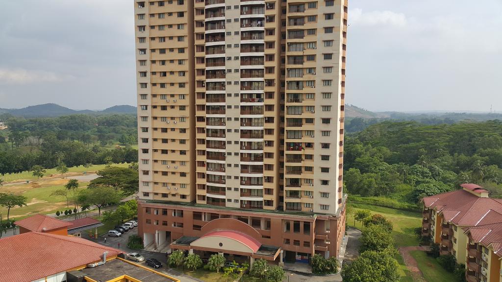 Famosa D Savoy 3-Bedroom Condo In Alor Gajah Malacca Bagian luar foto